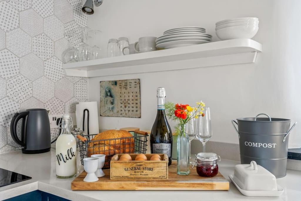 Luxury Self-Contained Cottage For Two With Hot Tub Staverton  Eksteriør bilde